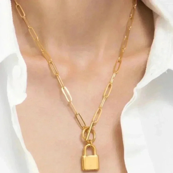 *NEW* 18K Gold  Plated Stainless Steel "LOCK" Necklace w/ Toggle Closure - Picture 8 of 10